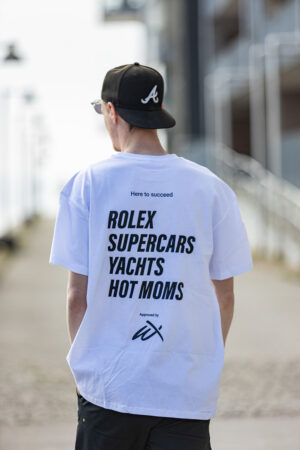 Rolex Supercars Yachts Hot moms t-shirt i vitt